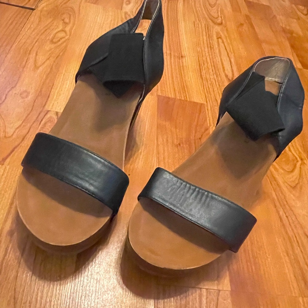 Refresh Black Wedges
